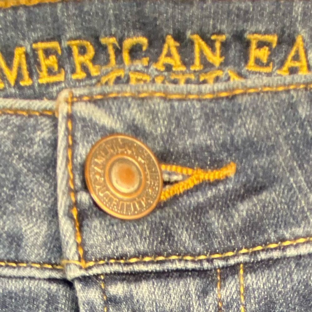 Classic American Eagle Outfitters Relaxed Jeans - Picture 6 of 6